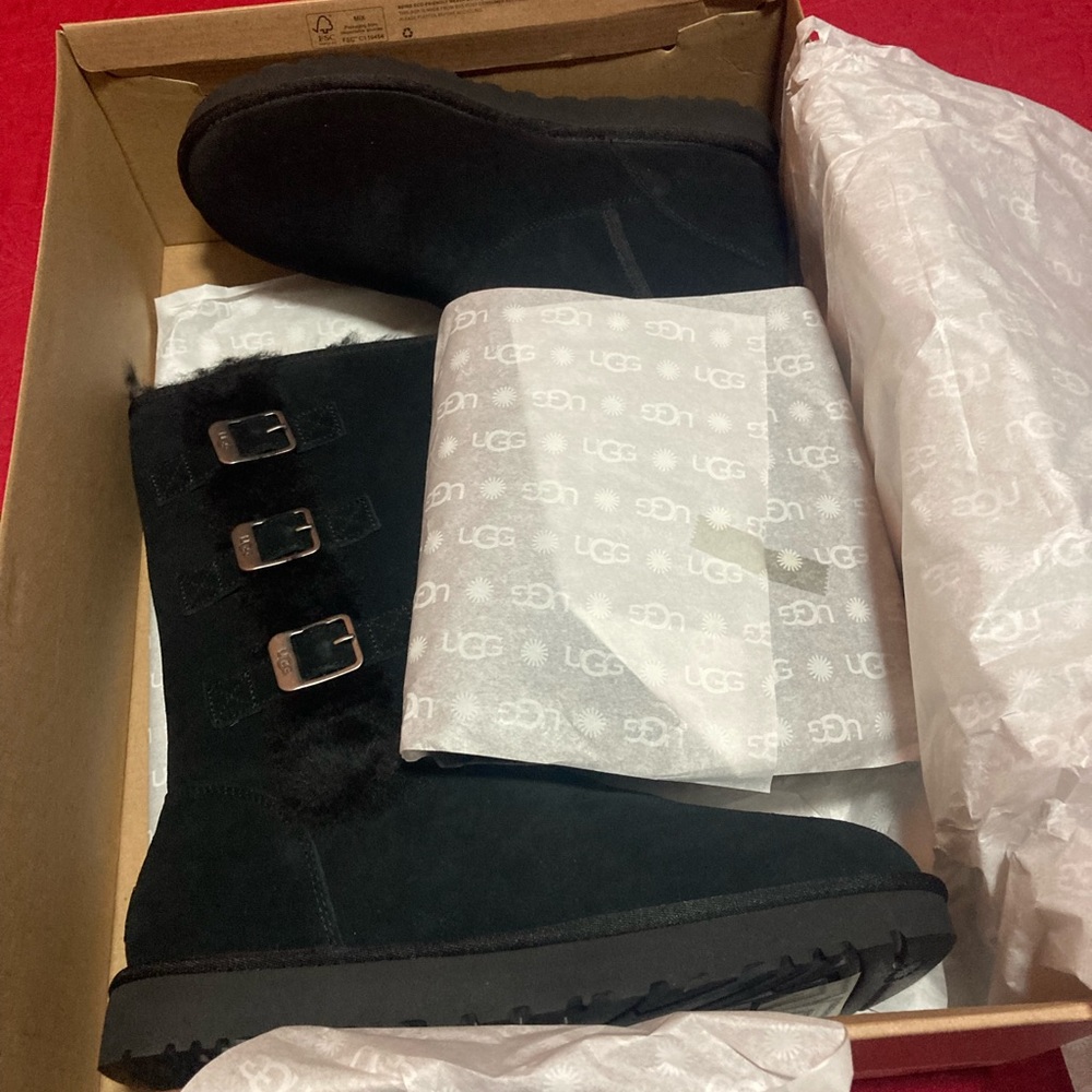 Brand New UGGS
